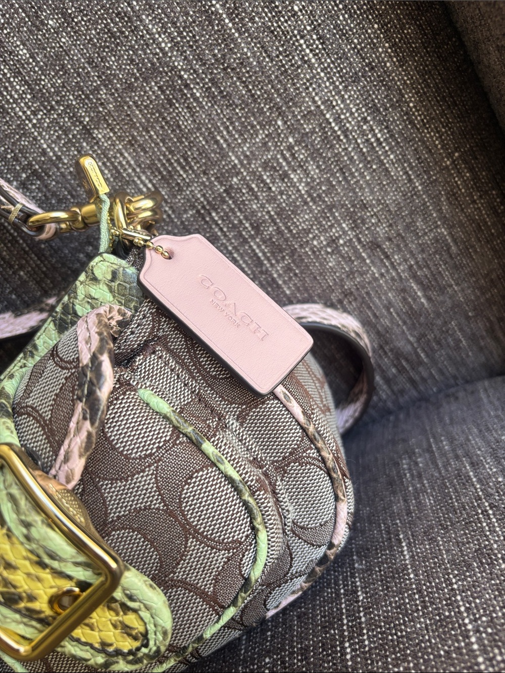 Coach Ashton Shoulder Bag In Signature Jacquard GOLD/OAK MULTI Like New w/Straps - Picture 8 of 16